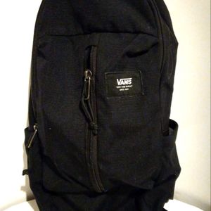 Vans Skate PACK, ONE SHOULDER BACK PACK. BLACK.